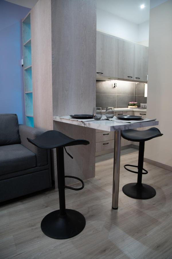 Modern Apartment Downtown Афины Экстерьер фото