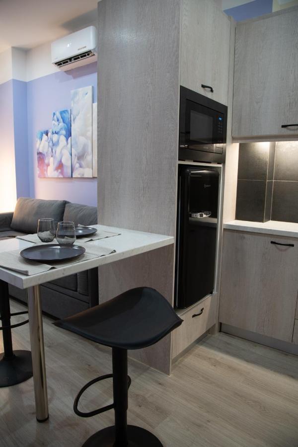 Modern Apartment Downtown Афины Экстерьер фото